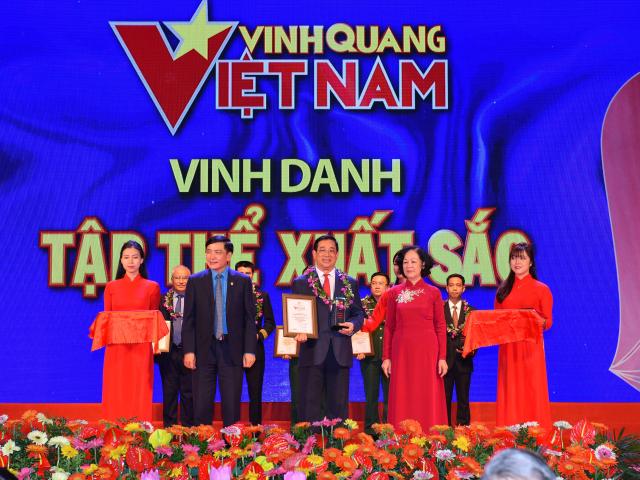 Cục Quản lý Khám chữa bệnh được tôn vinh trong &#34;Vinh quang Việt Nam&#34; - 1