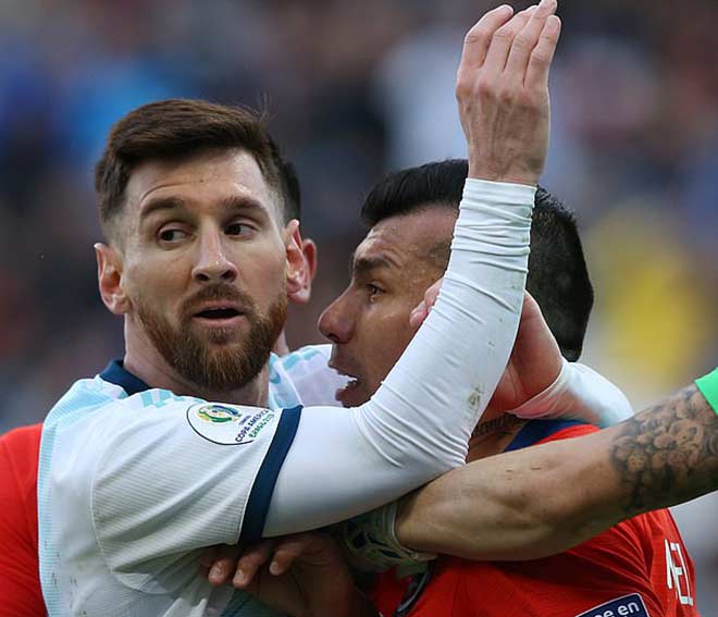 Hai mặt của Messi: Sau giây phút thiên tài là thẻ đỏ rời Copa America - 1