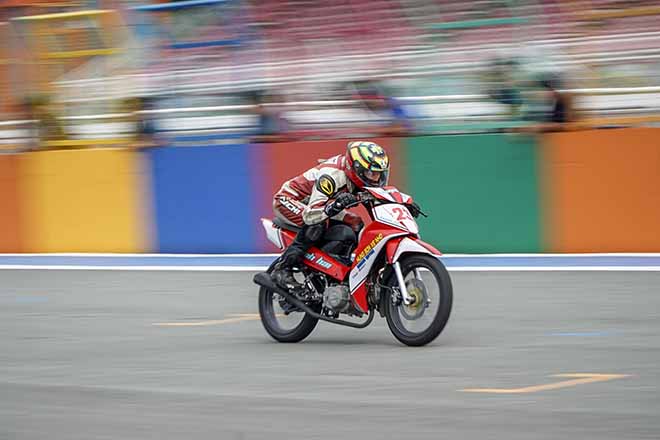 Vòng ba giải đua xe mô tô Việt Nam chính thức khởi tranh - 8