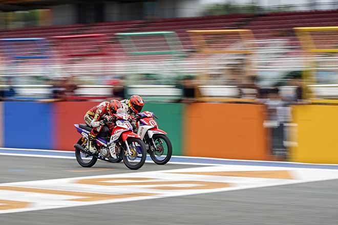 Vòng ba giải đua xe mô tô Việt Nam chính thức khởi tranh - 11