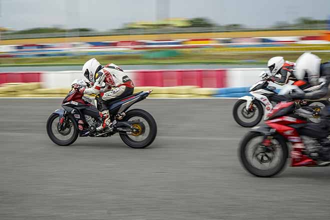 Vòng ba giải đua xe mô tô Việt Nam chính thức khởi tranh - 12