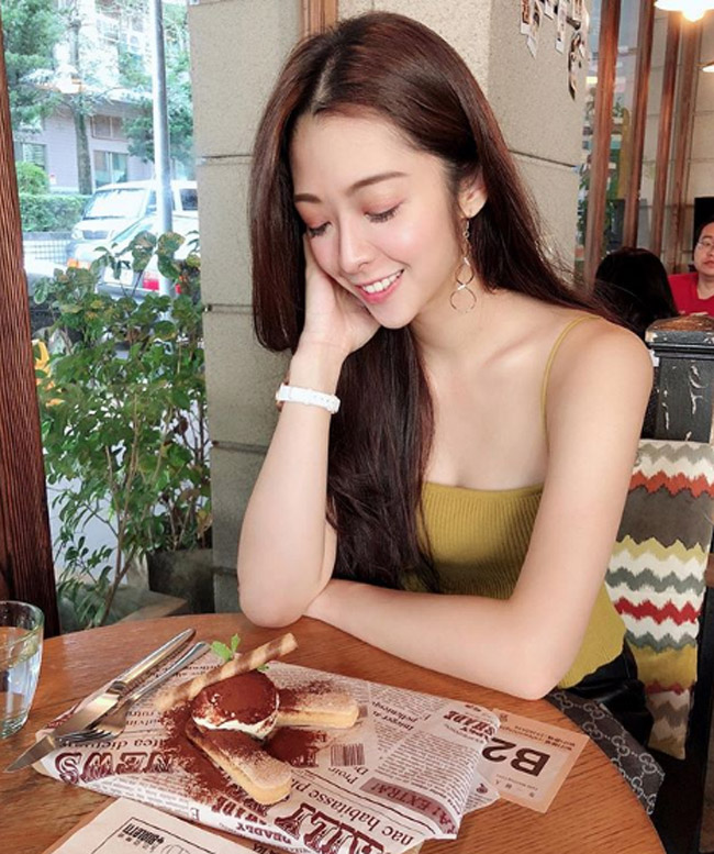 Ngoài đời, Ashley Lee có cuộc sống vui vẻ, sống động. Cô cũng có phong cách thời trang rất ấn tượng.&nbsp;
