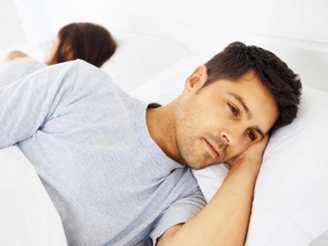 Sức khỏe đời sống - Vì sao nhiều quý ông lần đầu tiên làm "chuyện ấy" nhưng không thể cương cứng?