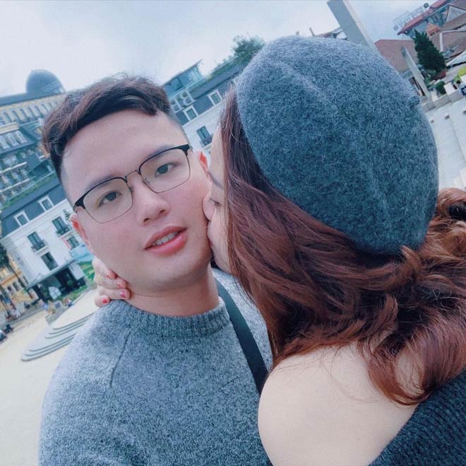 Cô gái đi mua điện thoại được khuyến mại ngay anh chồng “vàng mười” - 3