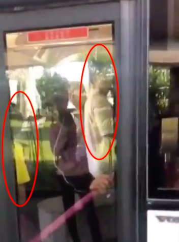 Choáng váng với hành động của cậu bé tuổi teen trên xe buýt - 2