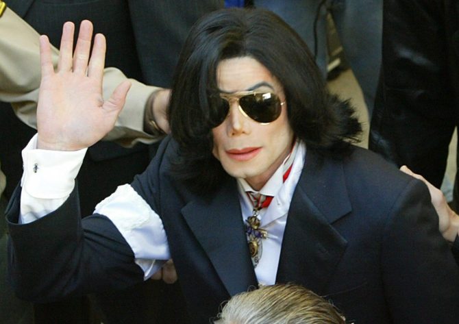 Bất ngờ, Michael Jackson vẫn kiếm tiền tỷ dù đã qua đời - 2