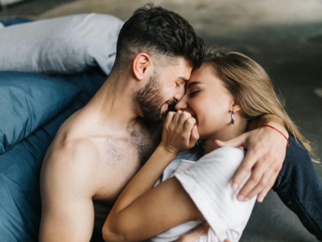 Sức khỏe đời sống - 10 tác dụng như "thần dược" của nụ hôn, không tận dụng quá lãng phí