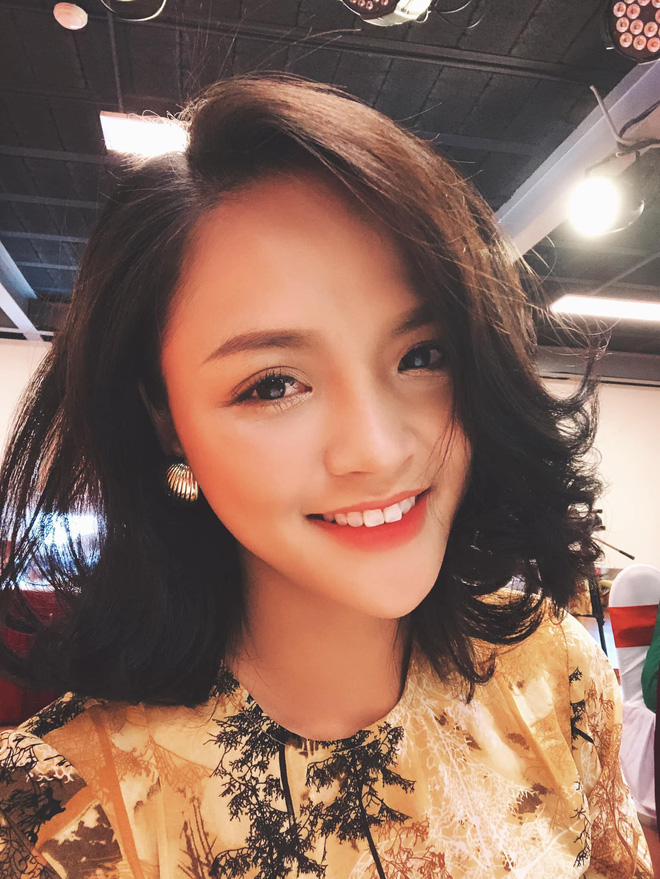 Dù trang điểm kỹ lưỡng nhưng vẫn nhìn thấy rõ những nếp nhăn quanh mắt của Thu Quỳnh.