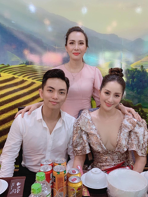 Vợ chồng kiện tướng dancesport Khánh Thi và Phan Hiển là một trong những khách hàng quen thuộc tại Mộc Quán.