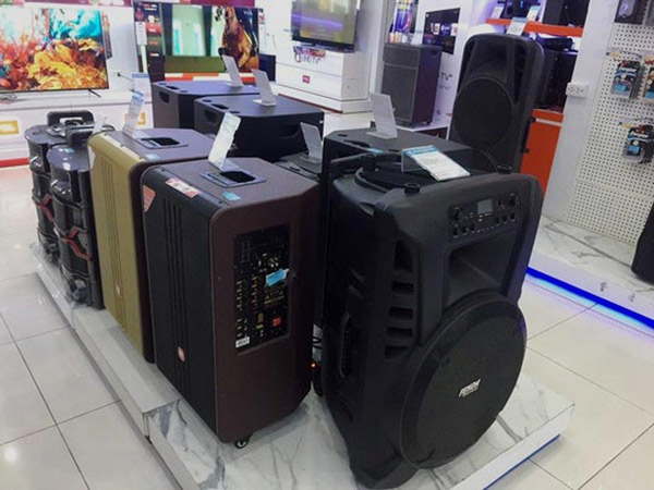 Hải quan tăng cường kiểm tra, kiểm soát chặt chẽ mặt hàng loa thùng, loa kéo di động . Ảnh minh họa