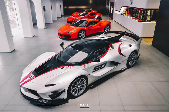 Siêu phẩm Ferrari FXX K Evo dành cho đường đua rao bán triệu đô - 1