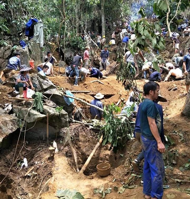 ...Trong đó, chỉ đạo UBND huyện, Công an huyện, Phòng Tài nguyên và Môi trường, Hạt Kiểm lâm huyện và các ngành chức năng của huyện tổ chức ngăn chặn, xử lý việc khai thác khoáng sản trên địa bàn xã Liễu Đô và thị trấn Yên Thế.