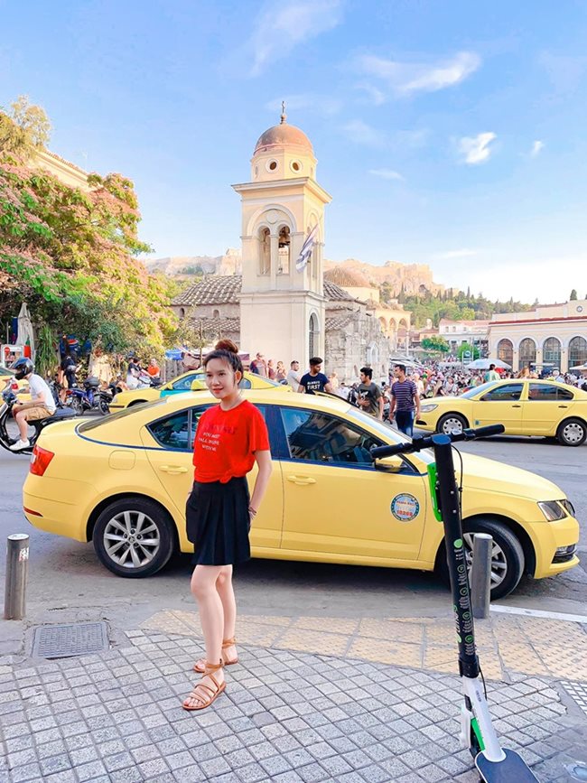 Chế độ ăn uống lành mạnh của Minh Hà thực hiện với những nguyên tắc: Giảm tối thiểu tinh bột và chất béo trong khẩu phần ăn hàng ngày. Hạn chế ăn cơm, bánh mì, các món ăn chiên xào nhiều dầu mỡ.