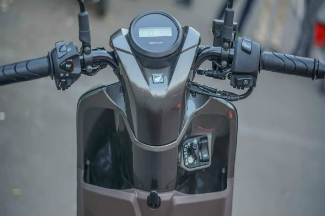 Hộc đựng đồ trước.