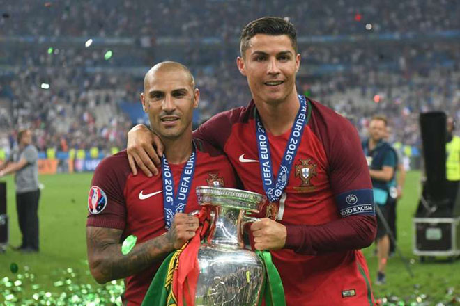 Quaresma (trái), bạn thân của Ronaldo suýt gia nhập Hà Nội