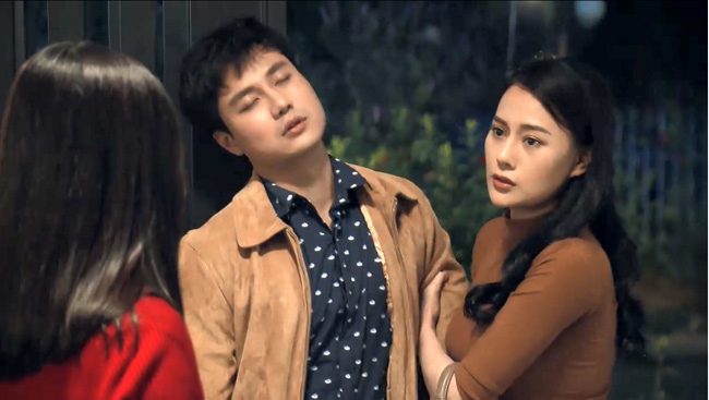 Trong phim này, Phương Oanh đóng vai người tình cũ nhưng tới quấy rối hạnh phúc hiện tại của người xưa.