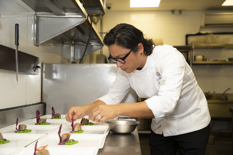 Món thứ 5 là&nbsp;Ức bò Wagyu. Thịt sẽ được hầm với gia vị các loại và nấm truffle.