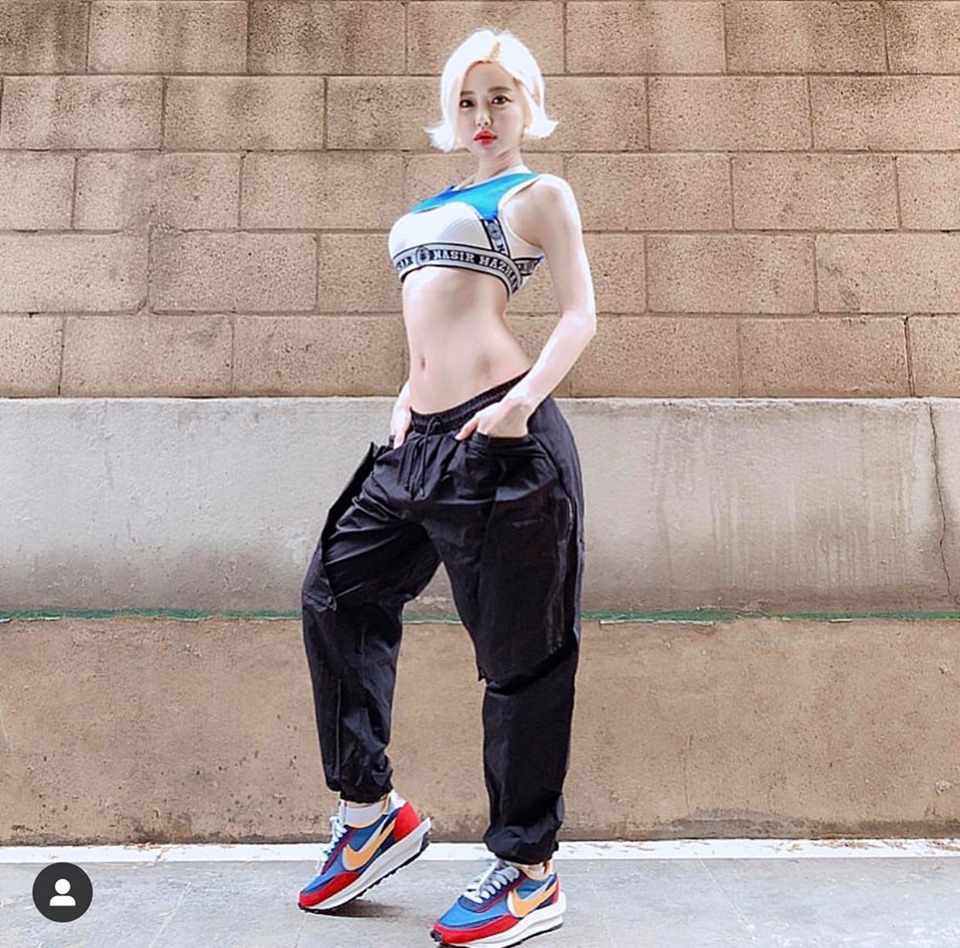 Ngoài chơi nhạc hay, DJ Soda được khen ngợi vì gu thời trang được đầu tư và thay đổi liên tục.