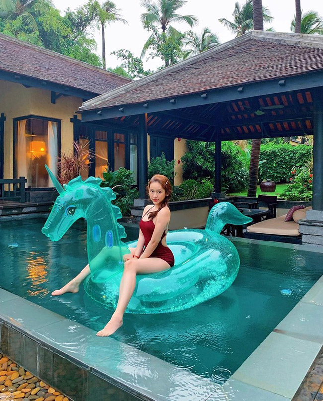 Thúy Vi cũng có những phát ngôn gây sốc như được đại gia bao nuôi, được đại gia cho tiền mua nhà, mở spa...&nbsp;