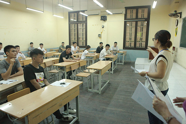 Có tổng cộng 629 thí sinh đầu tiên trúng tuyển vào ĐH Khoa học xã hội và nhân văn TPHCM.