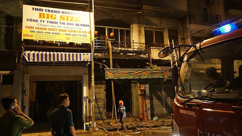 Đám cháy được dập tắt hoàn toàn sau chừng 2 tiếng. Ảnh HT.