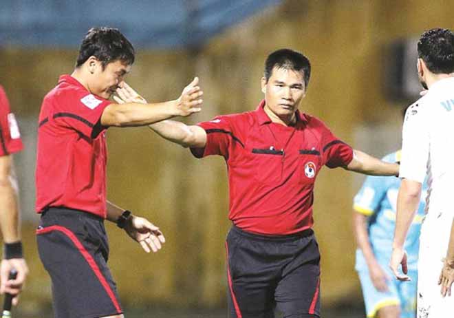 Trọng tài Hoàng Phạm Công Khanh từng xin nghỉ làm bảo vệ. Ảnh: VSI.