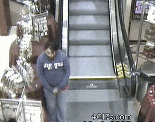 Cái kết "nhớ đời" cho những người thích nghịch thang cuốn - 9