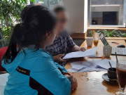 Pháp luật - Vợ vắng nhà, ông chủ khống chế cô giúp việc rồi cưỡng bức