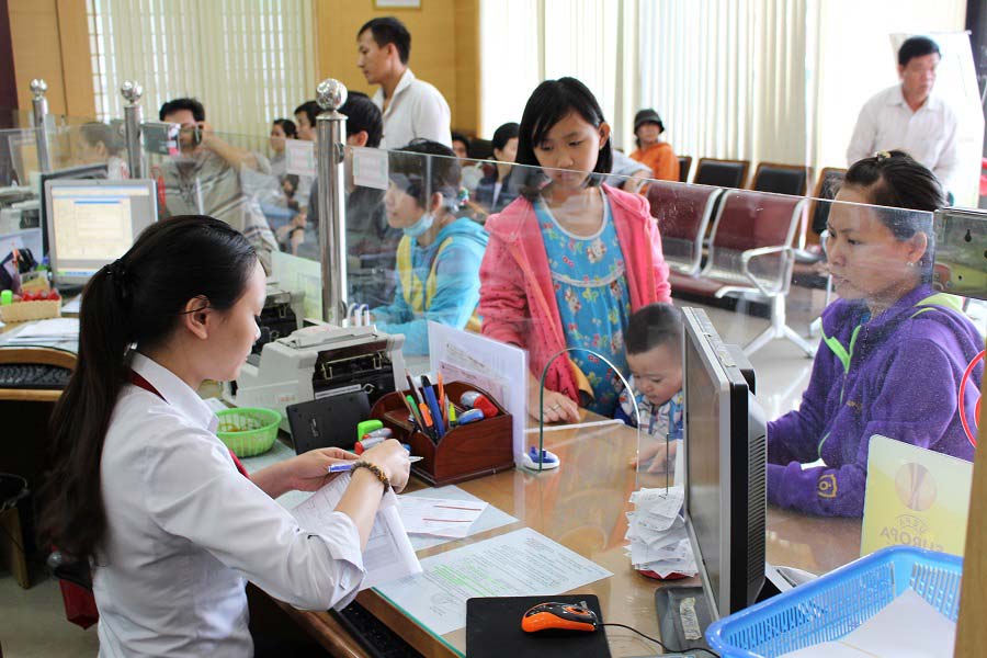 Nhiều ngân hàng báo lãi hàng nghìn tỷ đến chục nghìn tỷ sau 6 tháng đầu năm. Ảnh: Quốc Hải.
