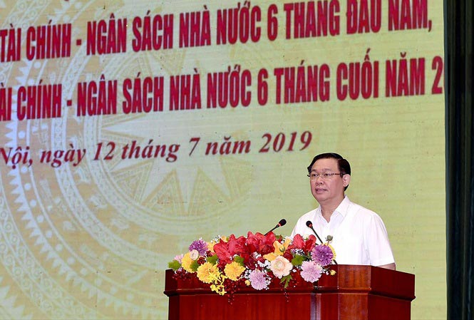 Phó Thủ tướng Vương Đình Huệ chỉ đạo tại Hội nghị sơ kết 6 tháng của Bộ Tài chính.
