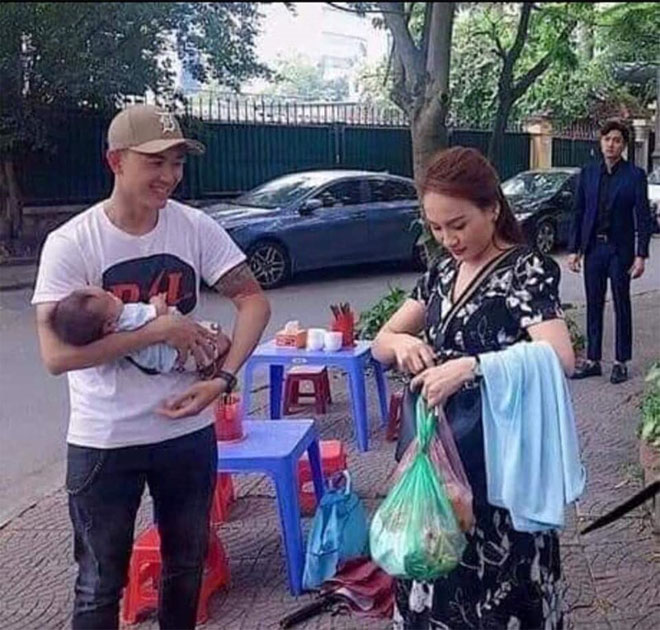 Hình ảnh hậu trường lại càng củng cố niềm tin của khán giả rằng Thư sẽ thành một đôi với Dũng. Trông dáng vẻ bất lực của Vũ thật khéo khiến người xem hả hê trong thời điểm này. 