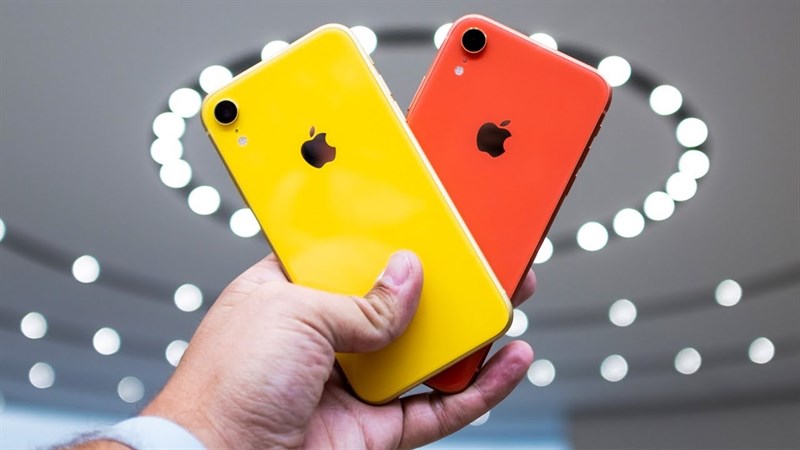 So sánh iPhone 8 và iPhone XR: Sự khác biệt giữa cách tân và cổ điển - 1