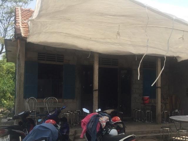 Pháp luật - Người cha 20 tuổi nghi làm chết con trai 4 tháng tuổi ra đầu thú