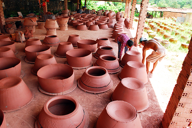  Sản phẩm của lò lu Đại Hưng là những chủ yếu là sản phẩm gốm gia dụng, thiết thực cho đời sống của những người làm nông – ngư nghiệp, là các loại lu, khạp, hũ... với nhiều kích cỡ.