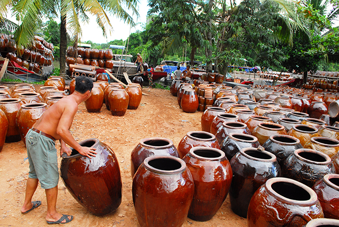 Bên trong lò sản xuất lu thủ công cổ nhất ở Bình Dương - 10