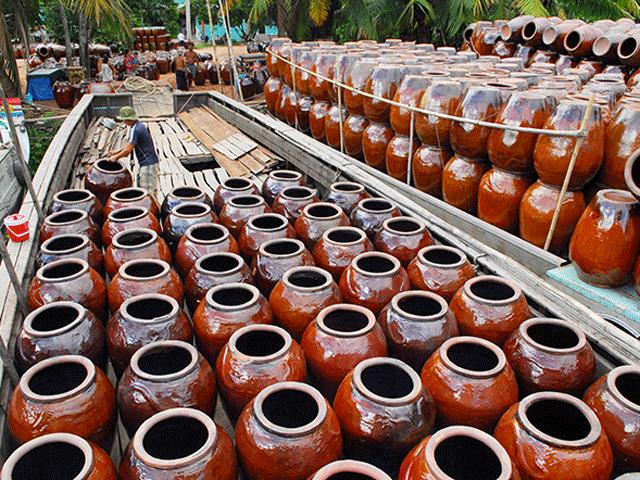 Tin tức trong ngày - Bên trong lò sản xuất lu thủ công cổ nhất ở Bình Dương