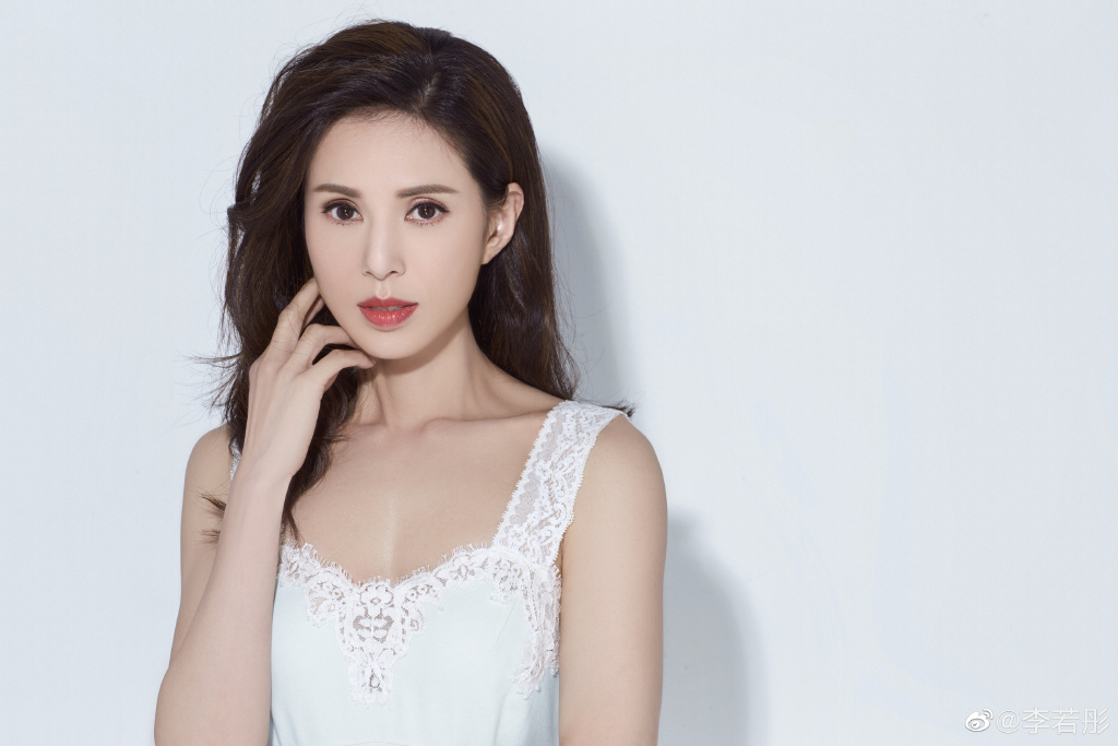 Ngâm chân, bấm huyệt không chỉ là một cách thư giãn mà còn giúp loại bỏ chất độc trong cơ thể&nbsp;