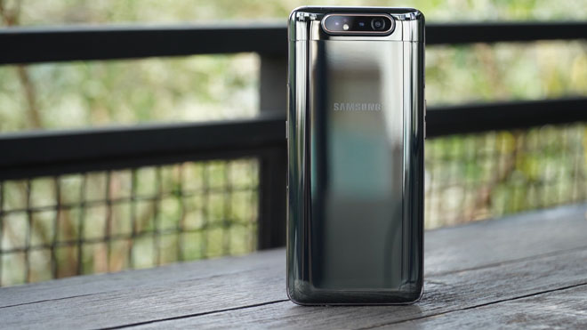 Với đặc quyền bảo hiểm rơi vỡ, bạn sẽ an tâm hơn khi sử dụng Samsung Galaxy A80.