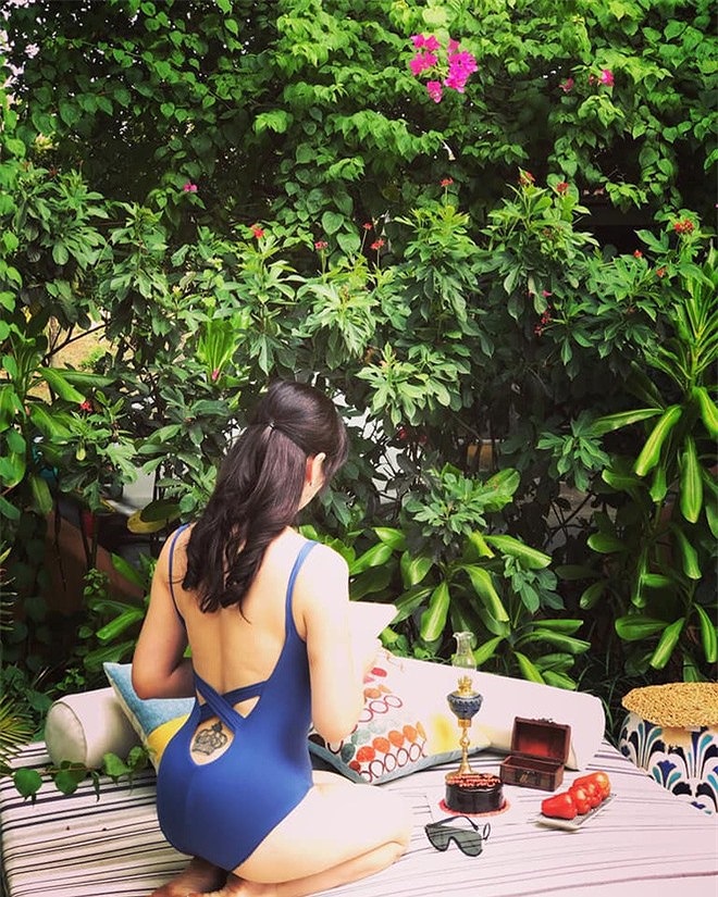 Vợ BTV Quốc Khánh khoe ảnh bikini gợi cảm - 6