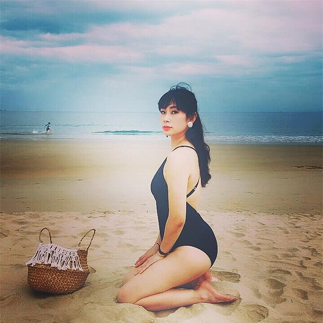 Vợ BTV Quốc Khánh khoe ảnh bikini gợi cảm - 7