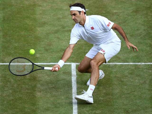 Thể thao - Federer tuổi 37 tung hoành Wimbledon: Ngỡ ngàng vụ "bay đêm" &amp; bí quyết trường thọ
