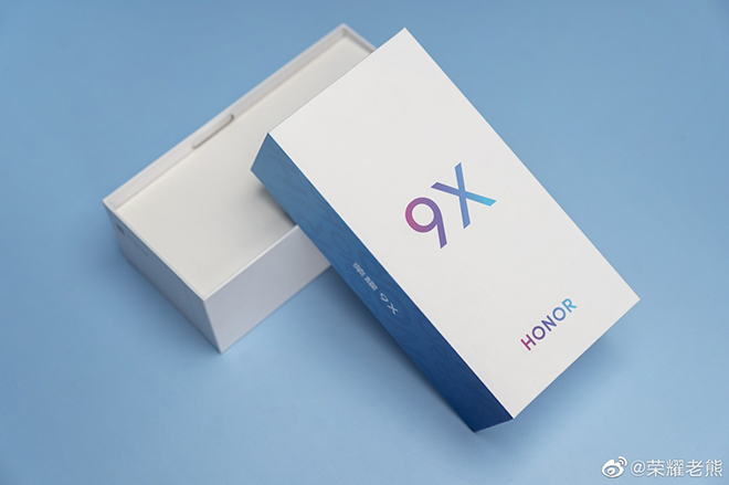 Hộp đựng của Honor 9X.