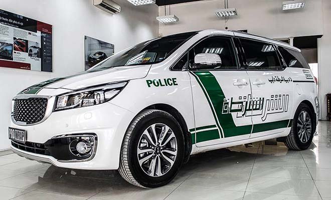 Dán tem xe cảnh sát Dubai sẽ bị từ chối đăng kiểm trên cả nước - 5