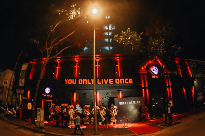 Mặt tiền vô cùng ấn tượng và nổi bật