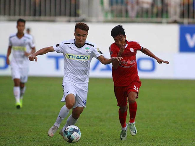 &nbsp;HA Gia Lai đang rơi dần xuống dưới sau những trận thi đấu thật khó khăn và chưa thể hiện được sức mạnh tại sân chơi V-League. Ảnh: TRÂM ANH