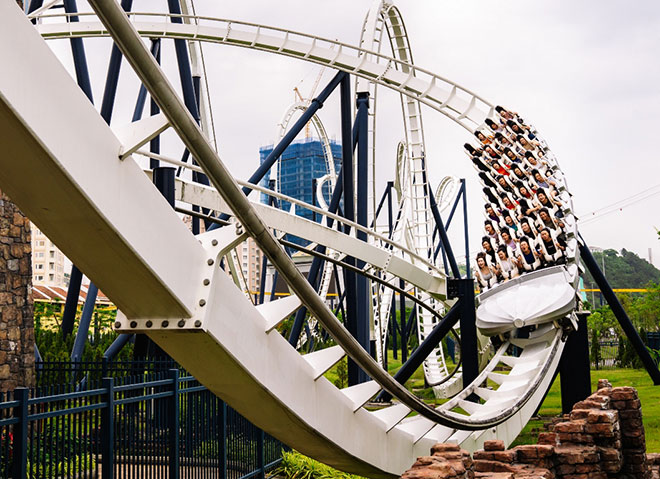 Trò chơi Phi Long thần tốc – tàu lượn siêu tốc dài nhất châu Á, của Dragon Theme Park