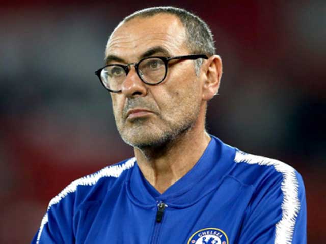 Sarri khiến cầu thủ và CĐV Napoli tức giận