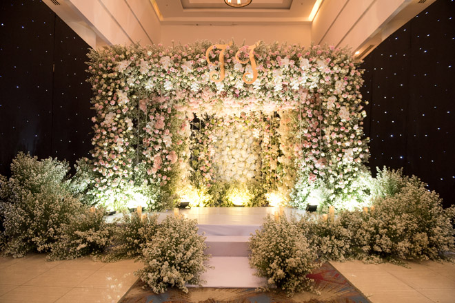 Con trai Thu Thủy mặc vest cùng màu với cha dượng kém mẹ 10 tuổi - 3