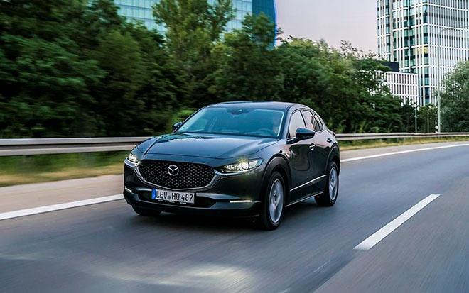 Mazda CX-30 ra mắt với ống xả kép thể thao hơn - 4