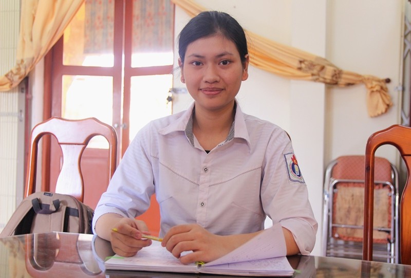 &nbsp;Nữ sinh Hà Giang với tổng điểm 28,4 cao nhất tỉnh Nghệ An khối A và xếp thứ 9 toàn quốc.